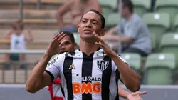 Ricardo Oliveira em ação com a camisa do Atlético-MG (Foto: Fernando Moreno/AGIF)