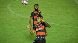 Jhony Pinho/AGIF - Jogadores do Vitória em jogo da Série B.
