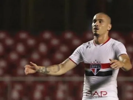 Luxa age rápido no mercado e fecha contratação de Maicon