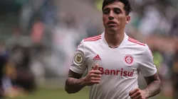 Foto: Ettore Chiereguini/AGIF - Lateral Saravia deve entrar improvisado no meio de campo diante do Fluminense