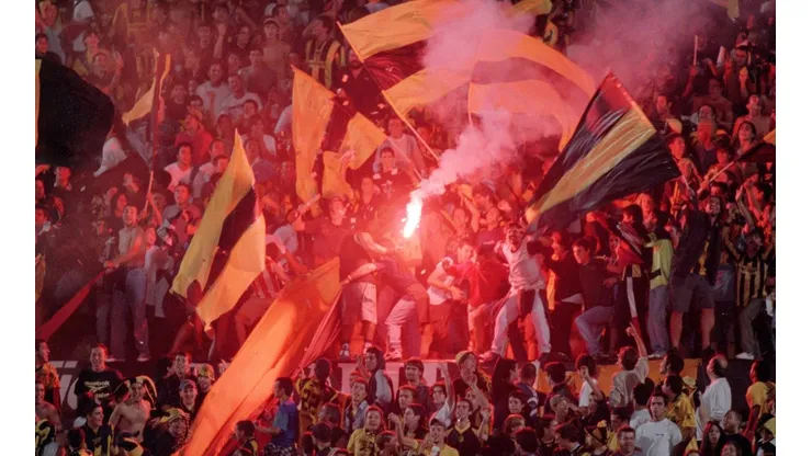 Foto: Allsport UK /Allsport | Os três maiores artilheiros atuaram pelo Peñarol