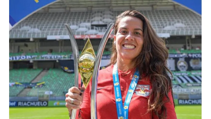 Foto: Divulgação / Red Bull Bragantino | Camilla aceitou a proposta da Federação de Futebol Árabe