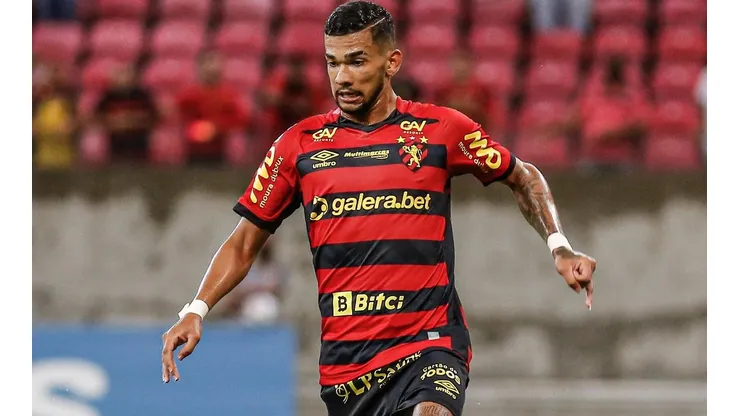 Foto: Paulo Paiva/AGIF - Gustavo: meia é destaque do Sport em 2021