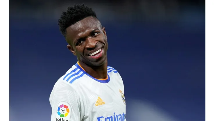 Foto: Angel Martinez/Getty Images | Vini Jr marcou um gol e chamou atenção da imprensa em goleada do Real Madrid contra o Granada