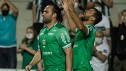 Foto: Robson Mafra/AGIF - Luciano Castán tem contrato expirando em dezembro, mas diretoria do Coxa deve renovar com zagueiro para 2022