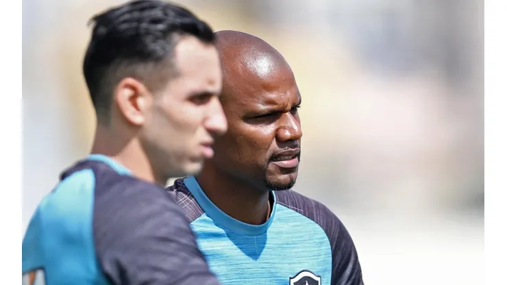 Foto: Vitor Silva/SSPress/Botafogo/Divulgação - Gatito e Jefferson: goleiros têm boa relação nos bastidores