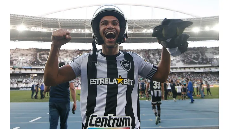 Foto: Vitor Silva/Botafogo - Marco Antônio foi um dos donos da festa do Glorioso após o título da Série B