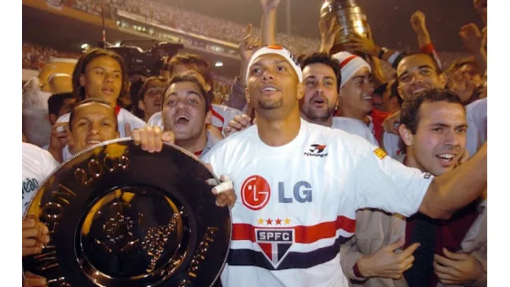 São Paulo ainda conquistou o Paulistão e o Mundial em 2005 (Foto: Rubens Chiri/Saopaulofc.net )