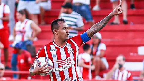 Foto: Paulo Paiva/AGIF | Vinicius balançou a rede 13 vezes nesta temporada pelo Timbu