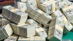 Premiação da mesa final do Main Event da WSOP 2021 (Foto: Hayley Hochstetler/PokerNews)