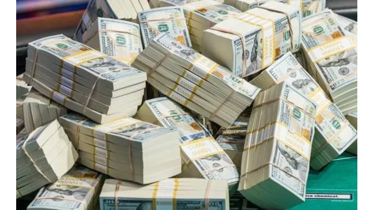 Premiação da mesa final do Main Event da WSOP 2021 (Foto: Hayley Hochstetler/PokerNews)