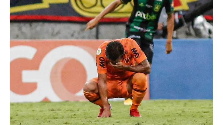 Foto: Paulo Paiva/AGIF - Everton Felipe jogador do Sport lamenta gol sofrido durante partida