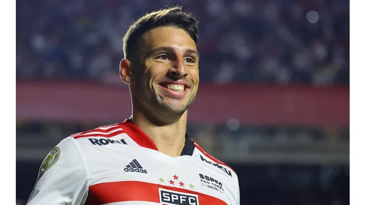 Marcello Zambrana/AGIF - Calleri em jogo contra o Corinthians, no Morumbi.