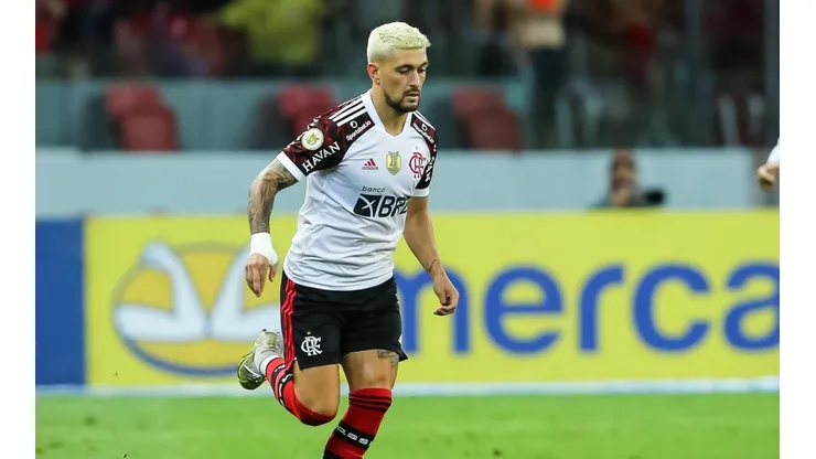 Foto: Pedro H. Tesch/AGIF - Arrascaeta retornou de lesão na partida contra o Internacional