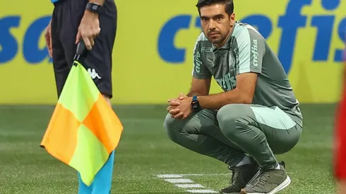 Foto: Marcello Zambrana/AGIF | Abel Ferreira recebeu terceiro cartão após gol anulado