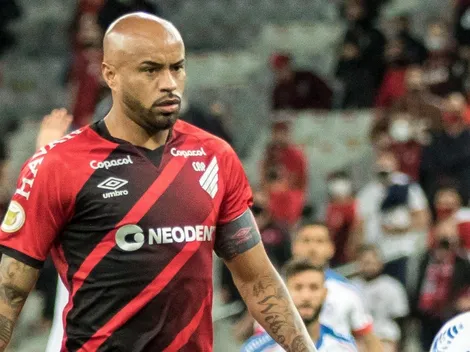 Thiago Heleno vai a público e rasga elogios para jogador: “É um cara especial”