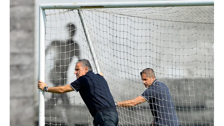 Sylvinho foi auxiliar de Tite no Corinthians e na Seleção Brasileira