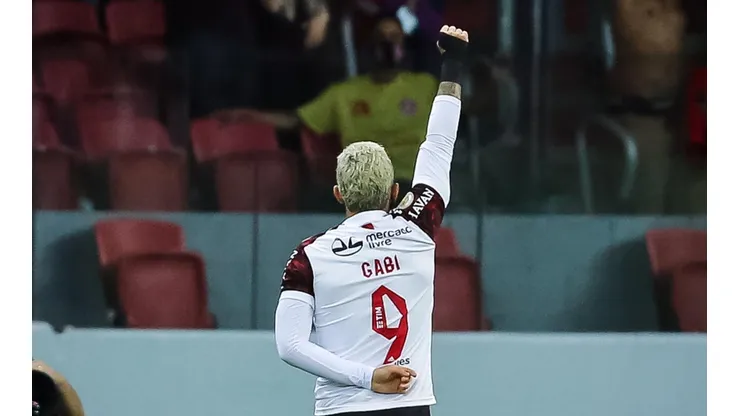 Pedro H. Tesch/AGIF/ Gabigol em campo pelo Flamengo.