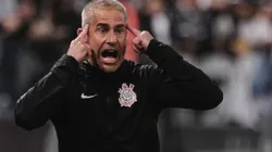 Foto: Ettore Chiereguini/AGIF - Sylvinho, treinador do Timão