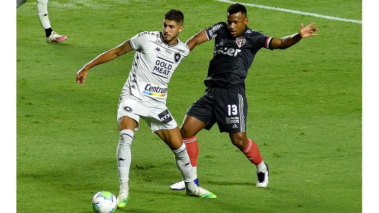 Foto: Bruno Ulivieri/AGIF - São Paulo demonstra interesse em dupla alvinegra para 2022