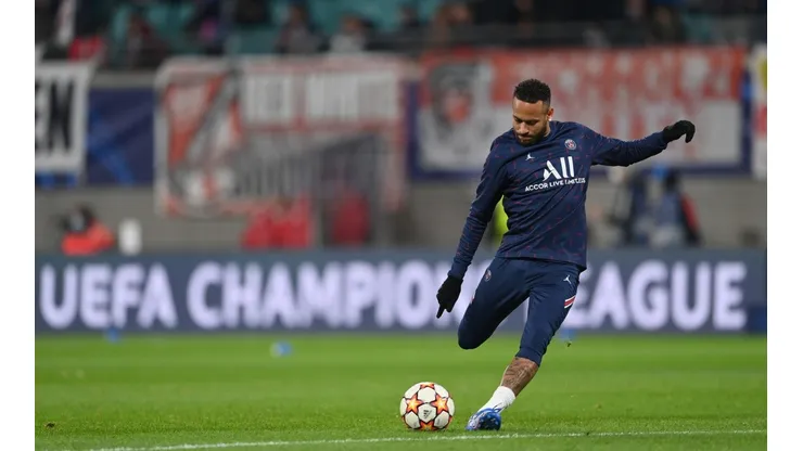 Neymar deve ficar no banco de reservas do PSG (Foto: Stuart Franklin/Getty Images)