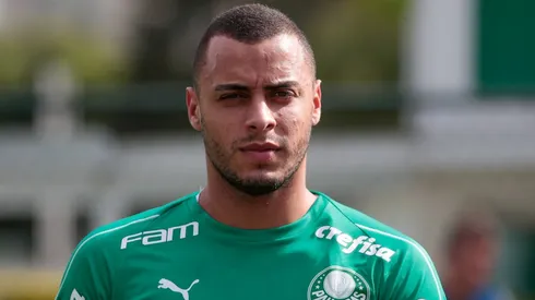 Foto: Marcello Zambrana/AGIF - Arthur Cabral é um nome cotado no Barcelona para subsituir Aguero