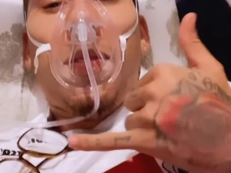 Preterido por Galo, Firmino 'ressuscita' com foto vestindo manto e até Allan entra na festa