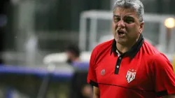 Marcelo Cabo, técnico do Atlético-GO (Foto: Fernando Moreno/AGIF)