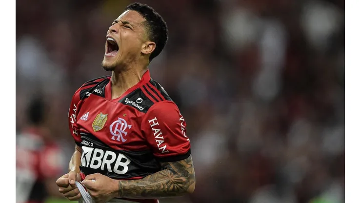 João Gomes foi eleito o craque da partida, mas pouco conseguiu falar na entrevista por conta da emoção (Foto: Thiago Ribeiro/AGIF)