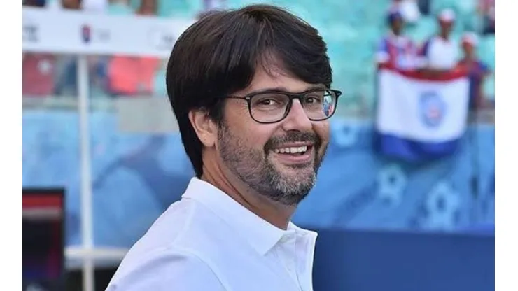 Foto: Felipe Oliveira / ECBahia - O presidente viajou para iniciar as renovações do atleta