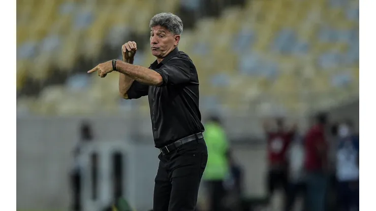 Renato fica impressionado com a festa da torcida do Flamengo na vitória contra o Corinthians (Foto: Thiago Ribeiro/AGIF)