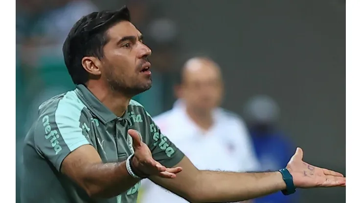 Foto: Marcello Zambrana/AGIF - Abel foi criticado pelos torcedores.
