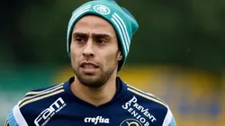 Foto: Daniel Vorley/AGIF - Médico falou que o meia chegou a ser liberado do treino por ter consumido bebiba alcoolica