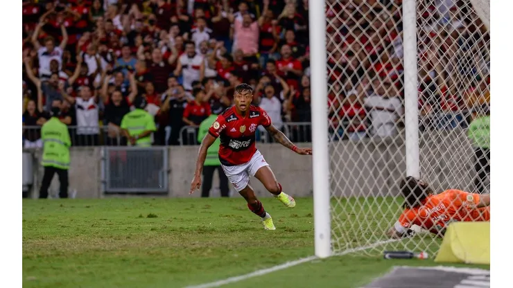 Bruno Henrique entra no segundo tempo e decide, nos acréscimos, a vitória do Flamengo sobre o Corinthians (Foto: Marcelo Cortes / Flamengo)