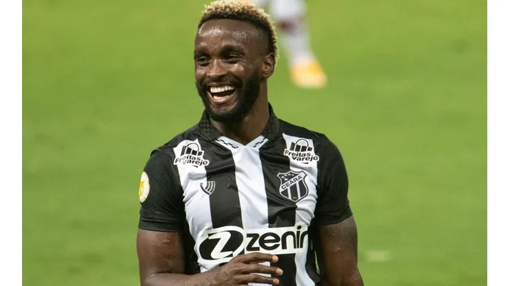 Foto: Kely Pereira/AGIF - Mendoza: fora do próximo jogo do Vozão