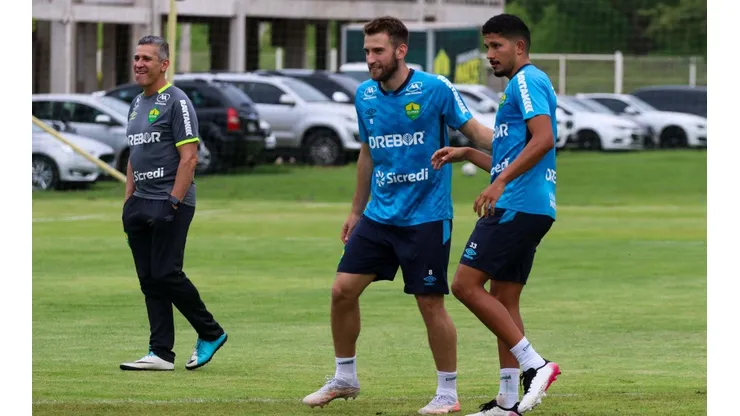 Jorginho deve escalar Alan Empereur e Yuri Lima entre os titulares (Foto: AssCom Dourado)