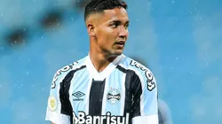 Foto: Pedro H. Tesch/AGIF - J. Robert ganhou a chance e aproveitou.