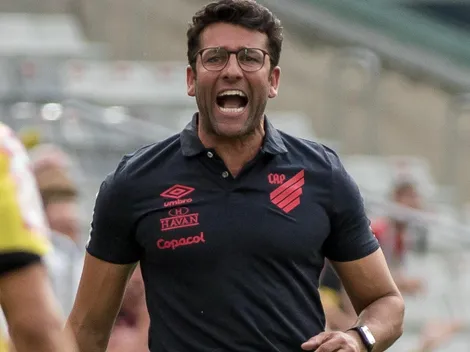 Alberto Valentim aprova postura do elenco em derrota para o Atlético Mineiro