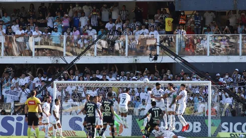 Foto: Fernanda Luz/AGIF - Até o final do Brasileirão o Santos enfrenta o Fortaleza e Cuiabá em casa.