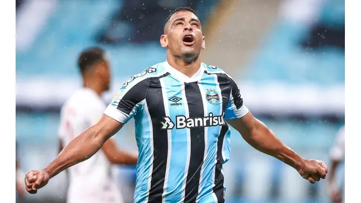 Foto: FOTO: LUCAS UEBEL/GREMIO FBPA - Diego Souza comemora seu gol contra o Red Bull Bragantino