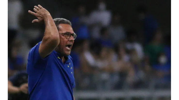 Foto: Fernando Moreno/AGIF - Luxa terá os dois jogadores disponíveis para a próxima partida