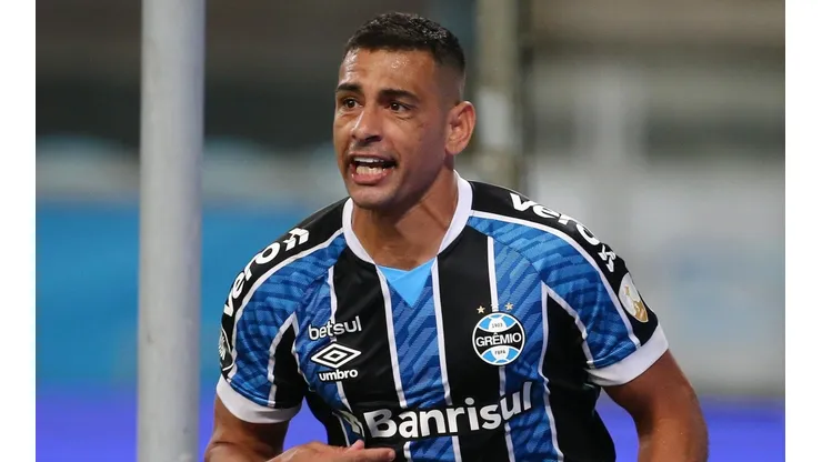 Diego Souza marcou o primeiro gol nos 3 a 0 sobre o RB Bragantino (Foto: Getty Images)