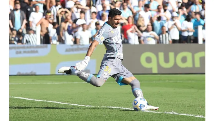João Paulo durante partida contra o Palmeiras na Vila Belmiro (Fernanda Luz/AGIF)