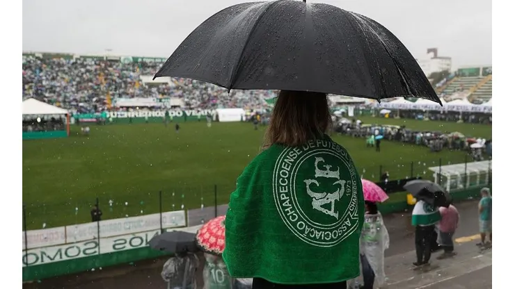 Buda Mendes/Getty Images - Torcedora da Chapecoense na Arena Condá.