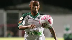 Ademir acredita que o América-MG pode sonhar grande (Foto: Fernando Moreno/AGIF)