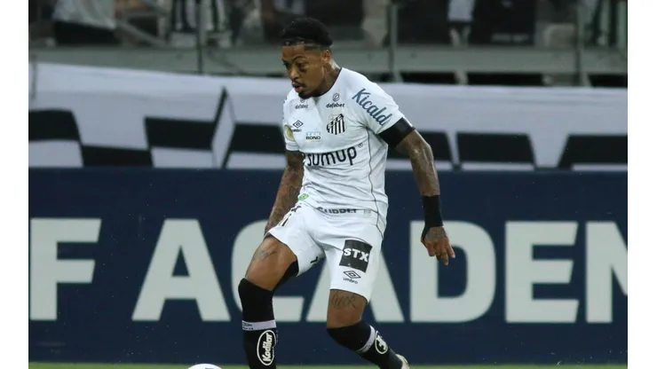 Marinho durante partida contra o Atlético-MG (Fernando Moreno/AGIF)