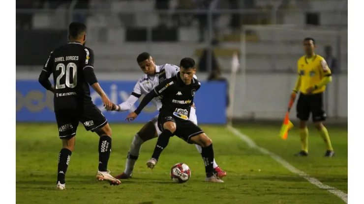 Foto: Rogério Capela/AGIF - Botafogo amplia patrocínio com empresa de apostas
