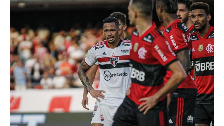 Guilherme Drovas/AGIF/ Luciano em campo pelo São Paulo, no Morumbi.