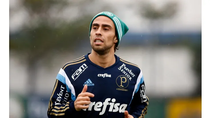 Foto: Daniel Vorley/AGIF - Valdívia está com 38 anos