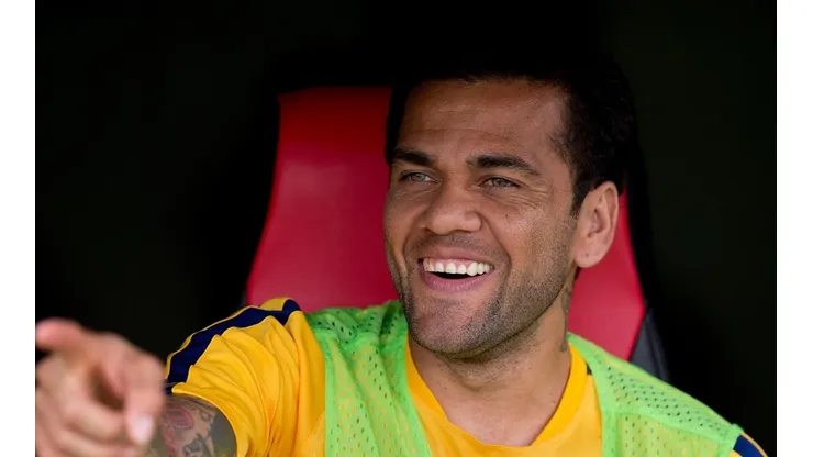 Dani Alves viveu o melhor momento da carreira no Barcelona e espera levar o clube ao auge novamente (Foto: Getty Images)